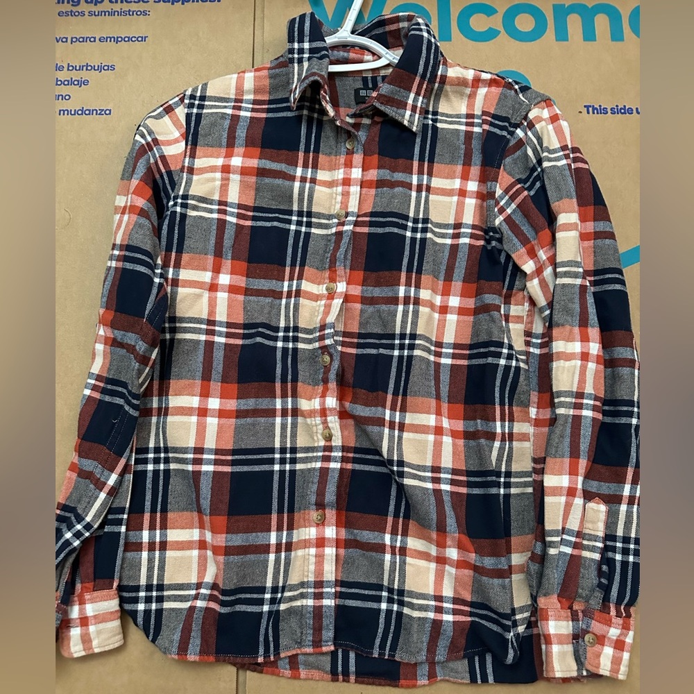 Uniqlo Men's Casual Plaid Shirt. Size XS